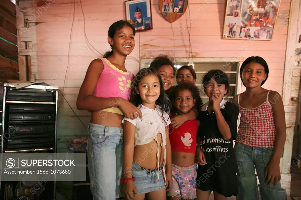 Displaced girls living in the outskirts of Colombia