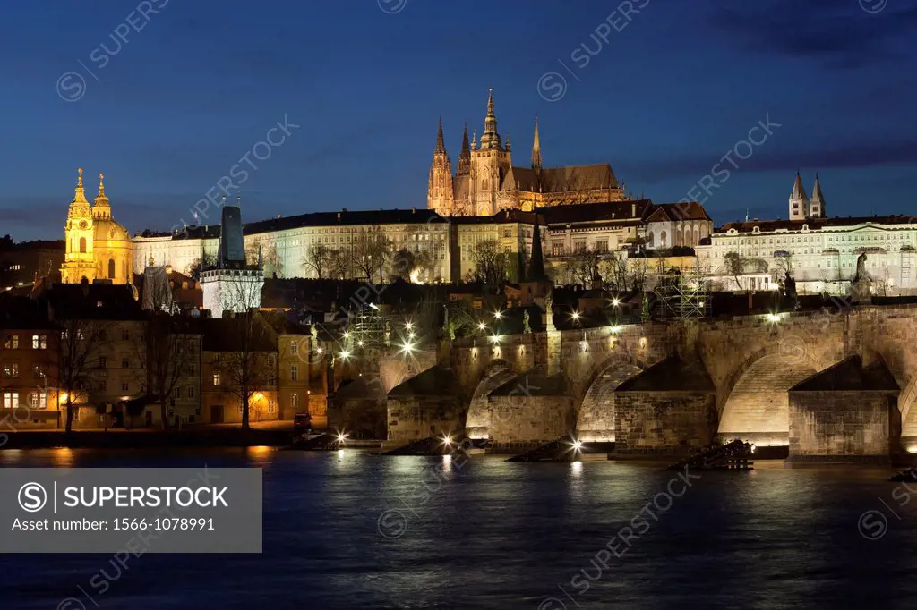 Vltava with Charles Bridge, Prague Castle and St  Vitus Cathedral at night, Prague, Czech Republic