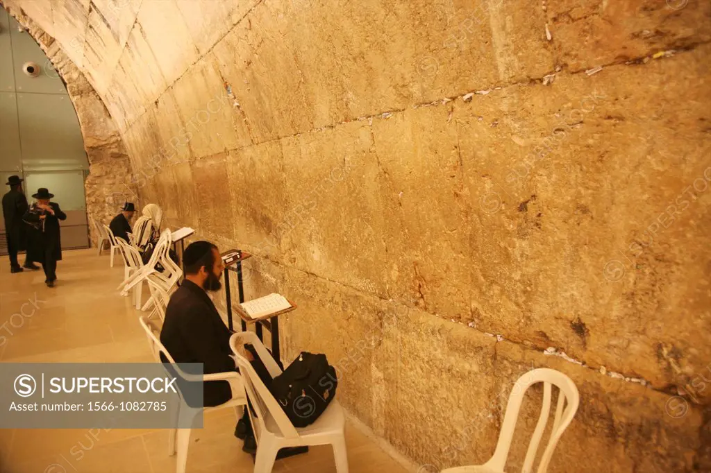 The men´s prayer area including Wilson´s arch located at the Western wailing wall in Jerusalem