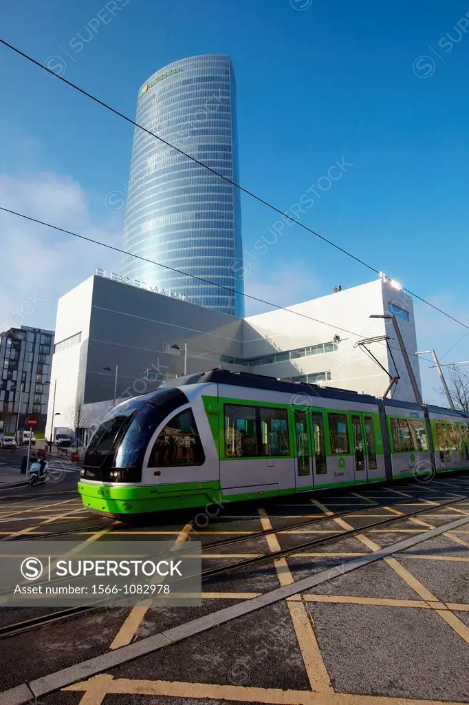 Urban tram, Euskotran, Iberdrola Tower, Abandoibarra, Bilbao, Bizkaia, Basque Country, Spain
