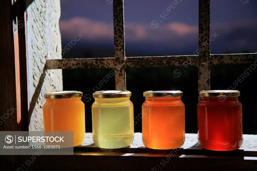 Organic honey, Tuscany, Italy