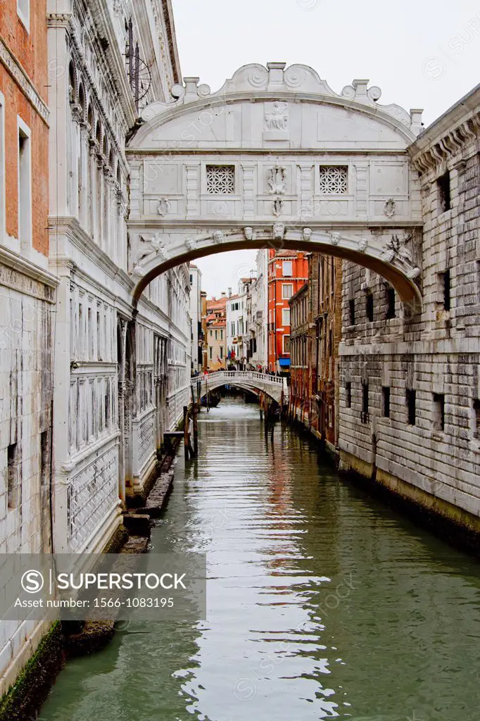 Bridge os Sighs  Venice, Italy