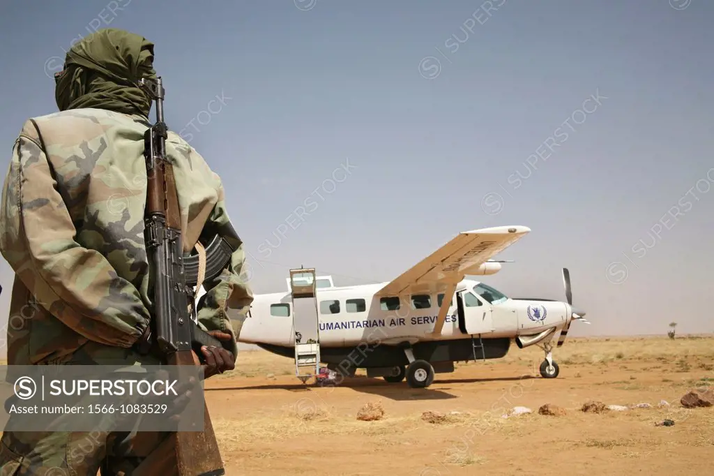 Chadian police provides security in the refugee camps in Chad to reliefworkers