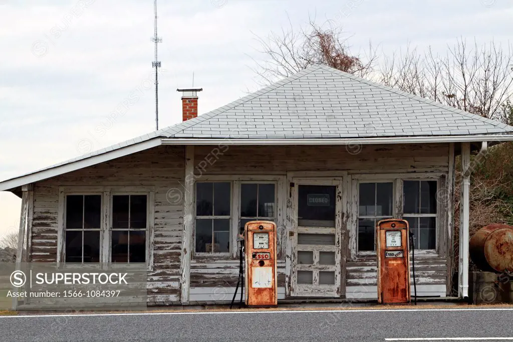 An old gas station on a road in North Carolina, USA