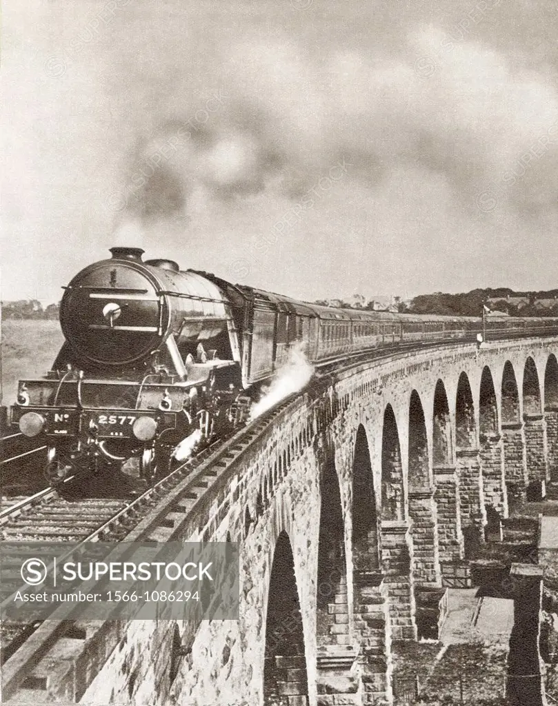 The Flying Scotsman on it´s non-stop journey between London and Newcastle in 1927  From The Story of 25 Eventful Years in Pictures, published 1935
