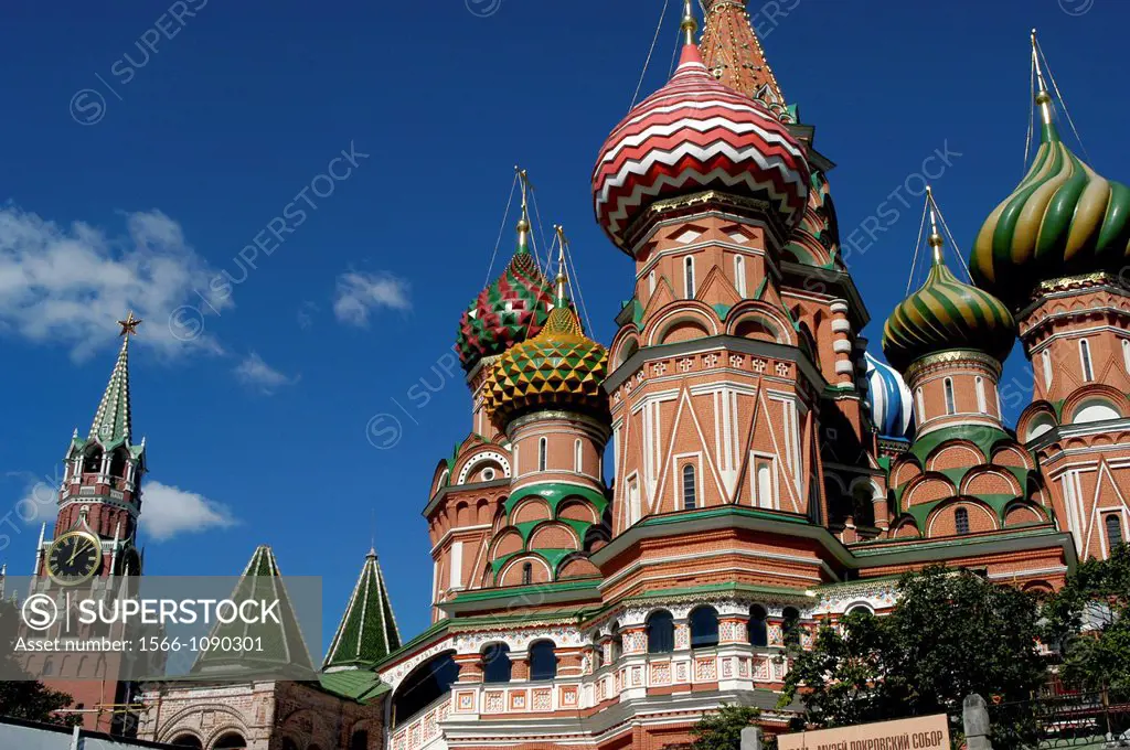 Russia, Moscow, St  Basil´s Cathedral 1555-1561, Savior Tower on the left
