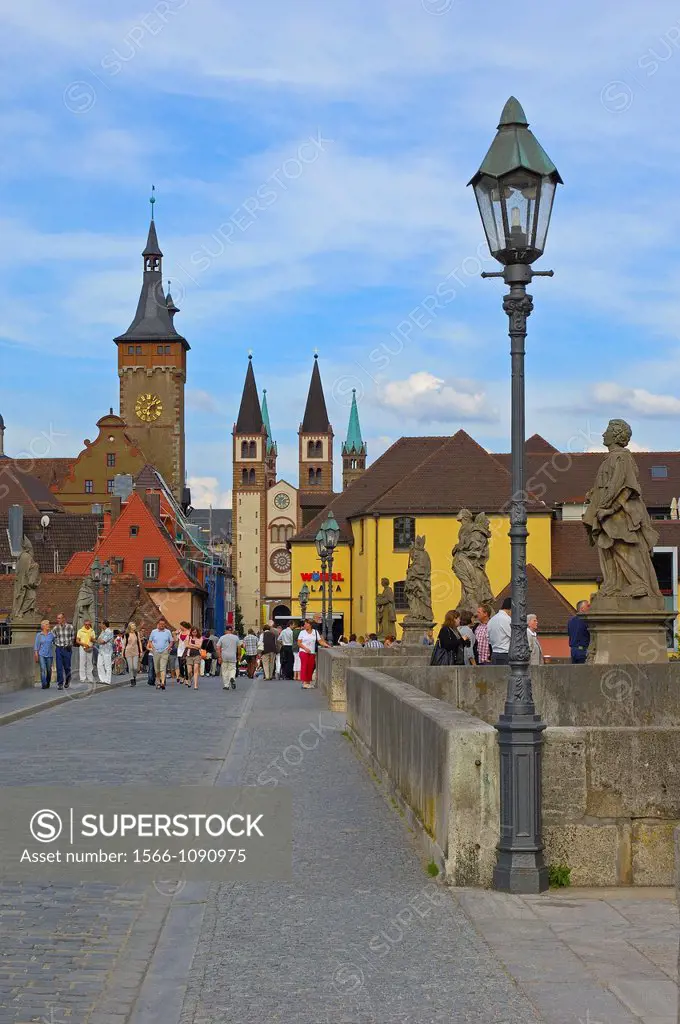 Old Main Bridge, Town Hall and Cathedral, Würzburg, UNESCO World Heritage Site, Romantische Strasse (´Romantic Road´), Franconia, Bavaria, Germany, Eu...