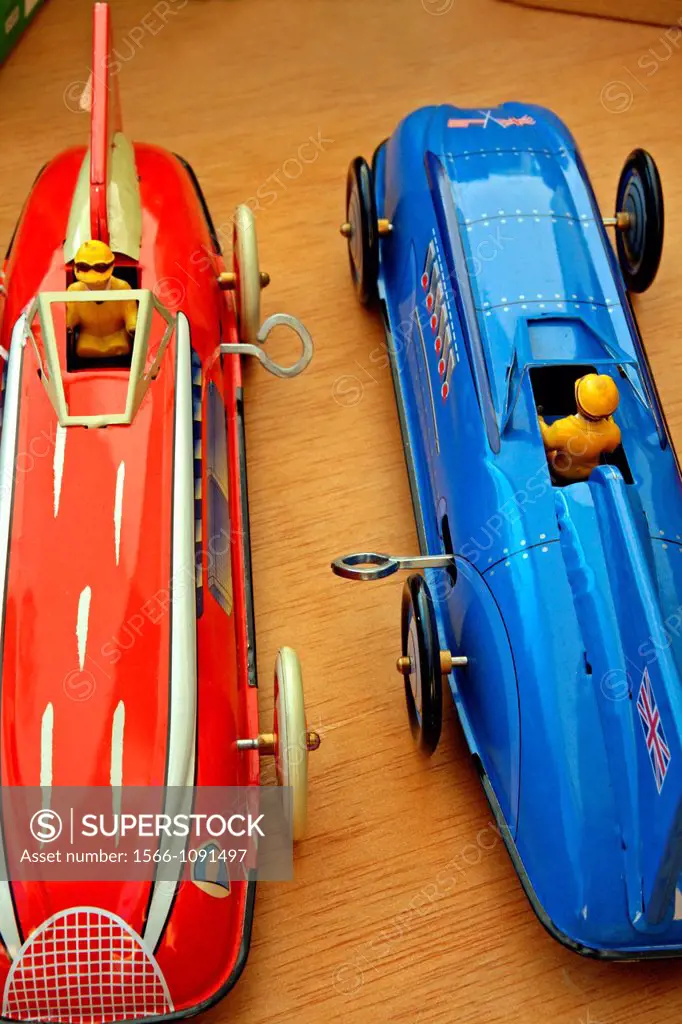 Racing cars, tin toys