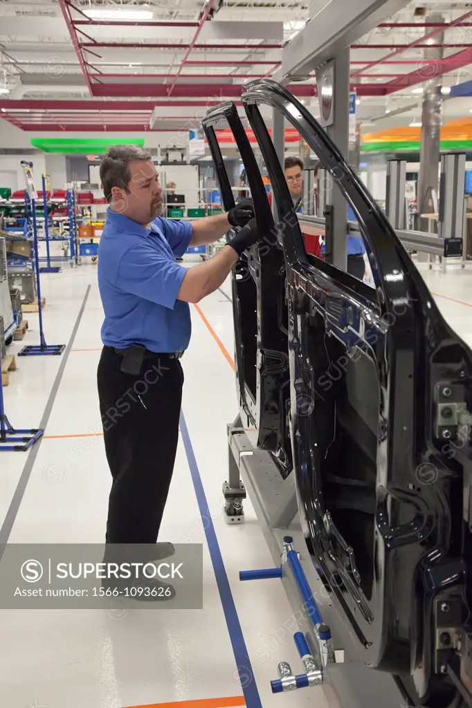 Warren, Michigan - A worker on the door line simulation at Chrysler´s World Class Manufacturing Academy  In cooperation with the United Auto Workers u...