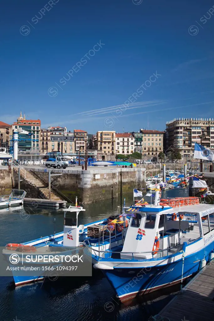 Spain, Basque Country Region, Guipuzcoa Province, San Sebastian, Old Town marina