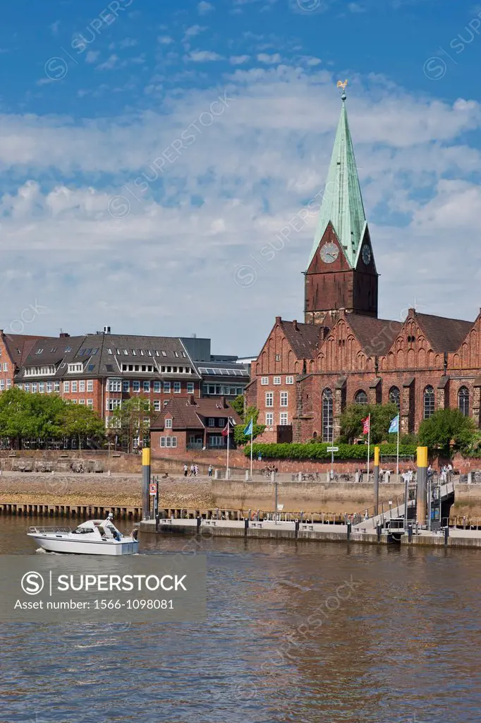 View over the Weser to the Schlachte and the St Martini church As Schlachte the historic waterfront is called on the Weser The church is one of the ol...