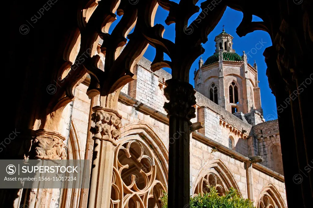 Cloister, bell tower, Monastery of Santes Creus, Catalonia, Spain