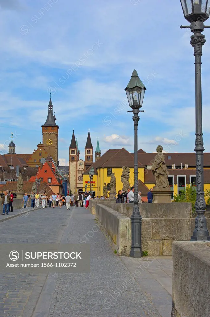 Old Main Bridge, Town Hall and Cathedral, Würzburg, UNESCO World Heritage Site, Romantische Strasse (´Romantic Road´), Franconia, Bavaria, Germany, Eu...