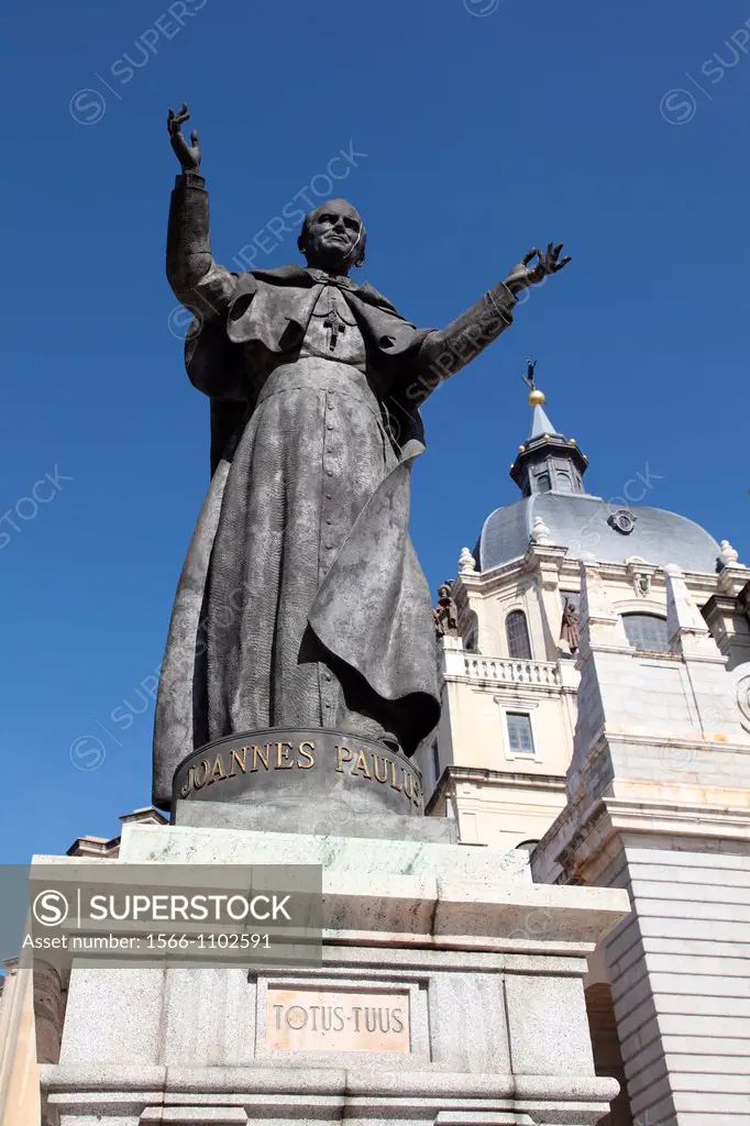 Statue of Pope John Paul II. Cathedral of Nuestra Señora de la Almudena