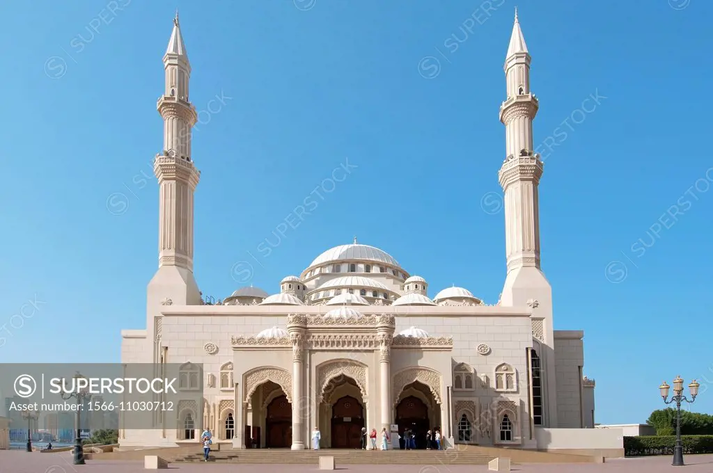 Mosque, city Sharjah, Sharjah (emirate), UAE.