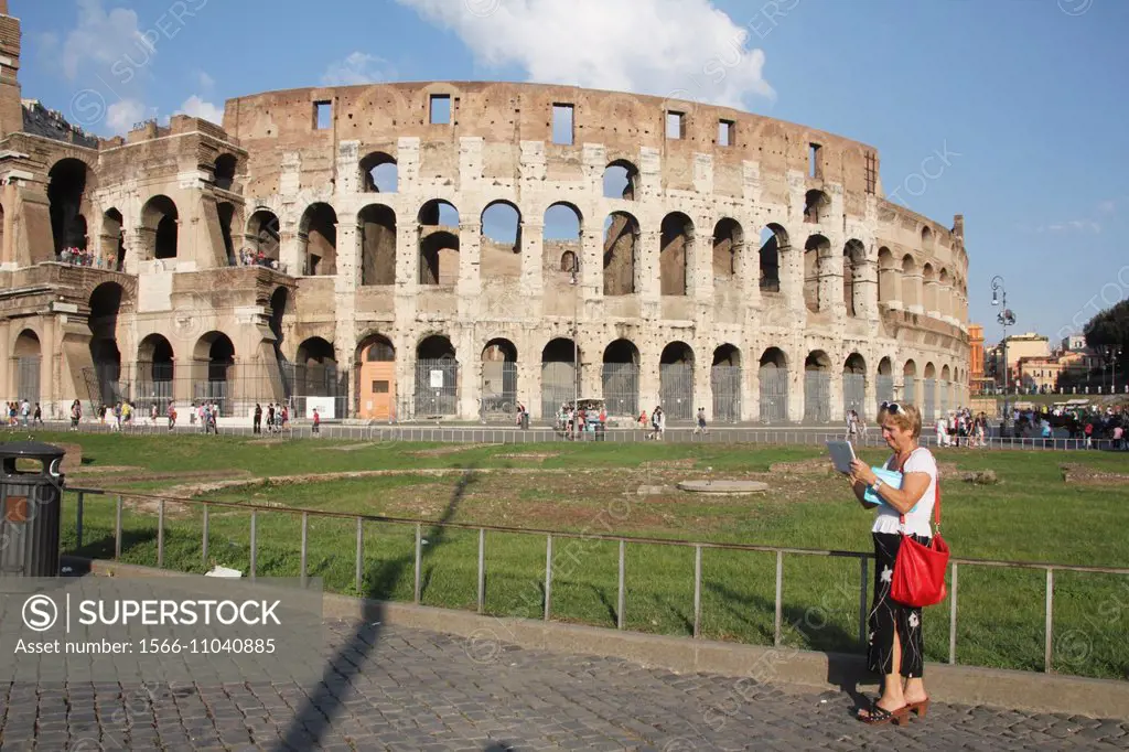 the colosseum in rome italy