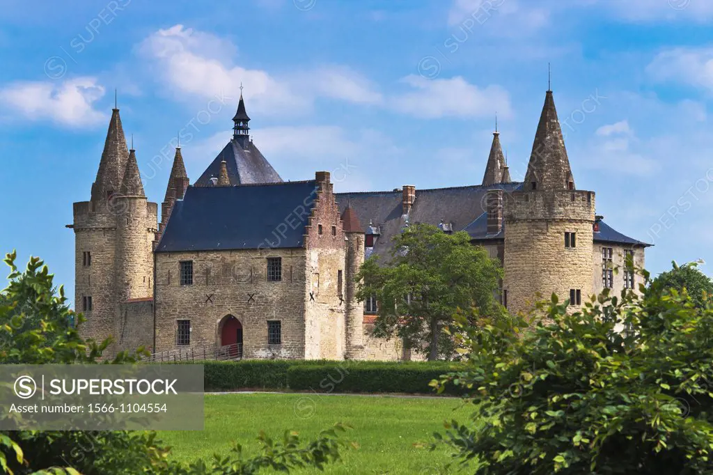 The castle of Laarne, ´Kasteel van Laarne´, is located 11 km in the east of Ghent To defend Gent it was built in the 11th Century In the 17 Century it...