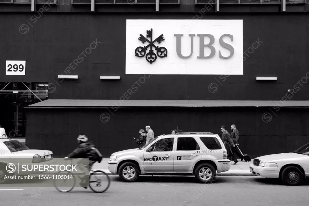 Road traffic in front of the UBS Bank in New York