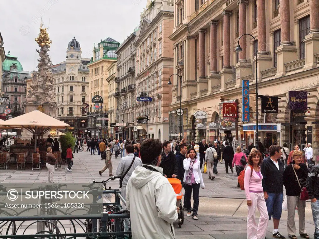 The trench, in German: Der Graben, is one of the most famous shopping streets in Vienna´s city centre