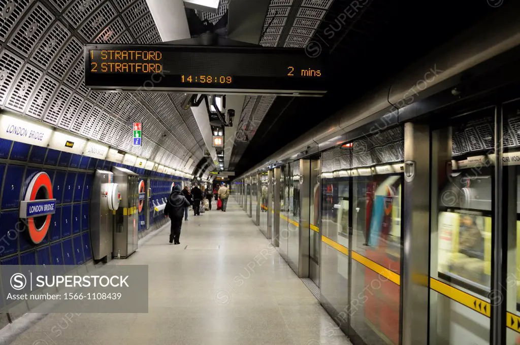 London Bridge Underground Station Jubilee Line Platform, London, England, UK