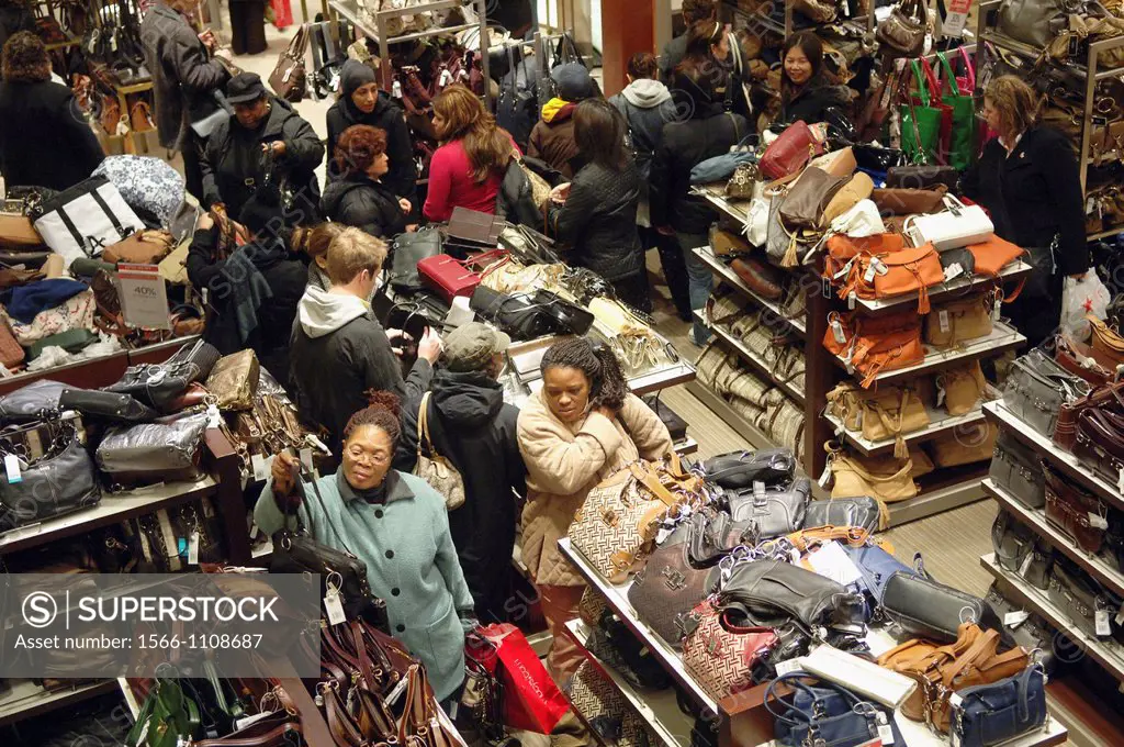 Shoppers at Macy´s Herald Square Department Store on Black Friday, the day after Thanksgiving