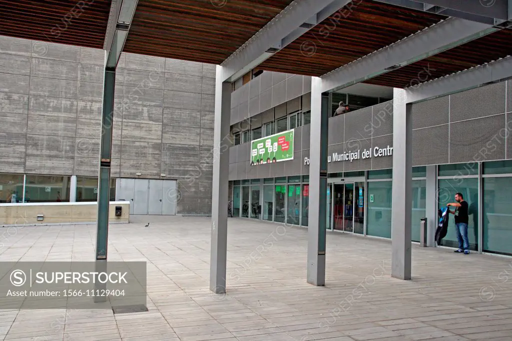 Metallic structure, El Centre municipal sports pavilion, L´Hospitalet de Llobregat, Catalonia, Spain