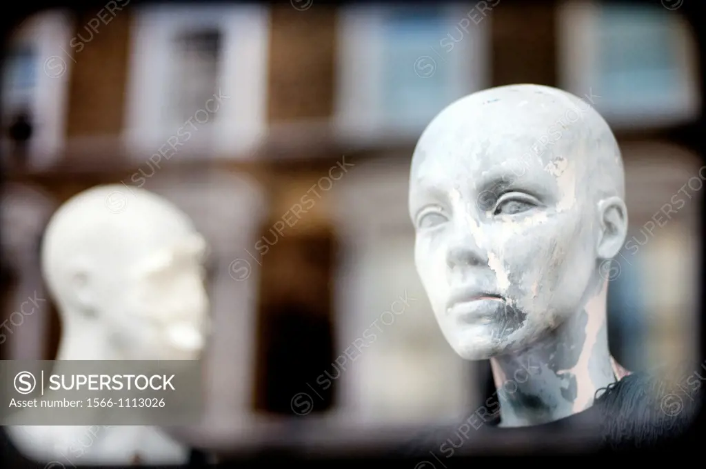 Mannequins in shop window