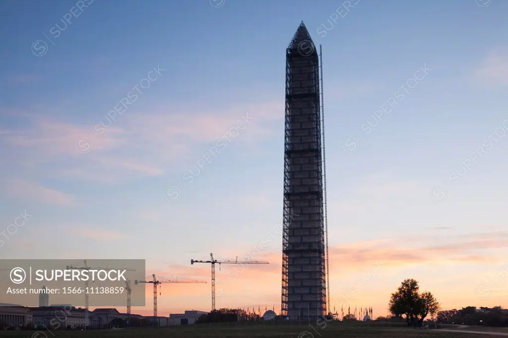 USA, Washington DC, Washington Monument, dawn.