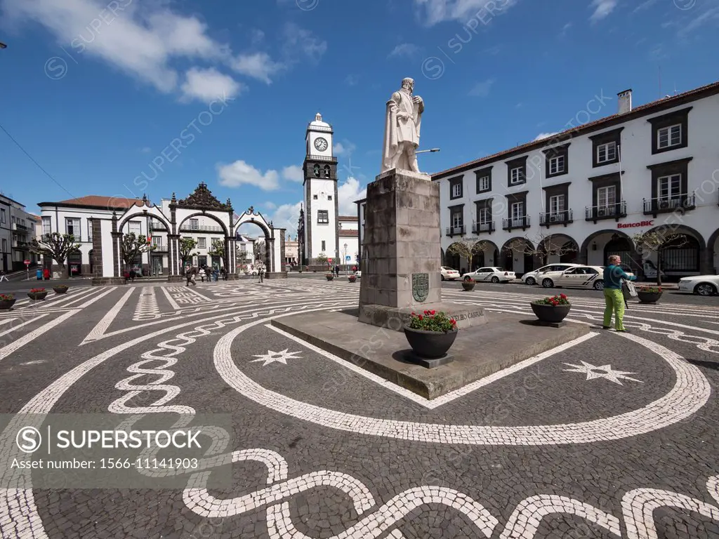 Portas da Cidade Square, Ponta Delgada, Sío Miguel Island, Azores, Portugal