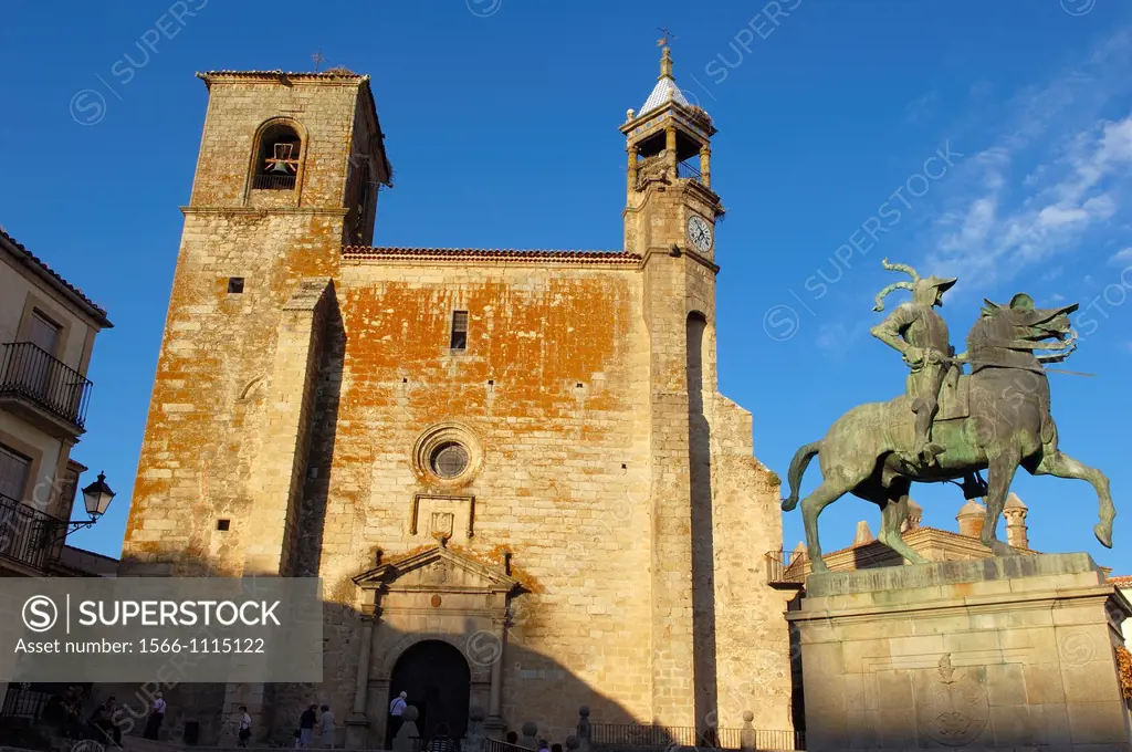 San Martin church and Monument to Francisco Pizarro on Plaza Mayor (main square), Trujillo, Caceres province, Extremadura, Spain, Europe