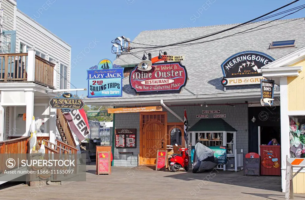 Maine coast Boothbay Harbor shops restaurants.