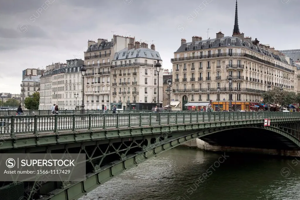 Ile de la Cite and Pont d´Arcole Bridge over the River Seine, Paris, France