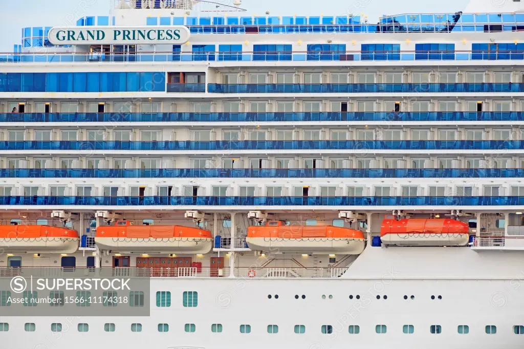 Princess Cruise lines ´Grand Princess´ cruise ship in Nanaimo harbour, Vancouver Island, British Columbia.