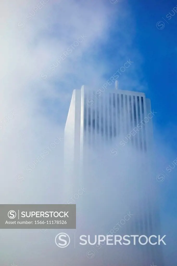 Aon Center in fog. Chicago, Illinois.