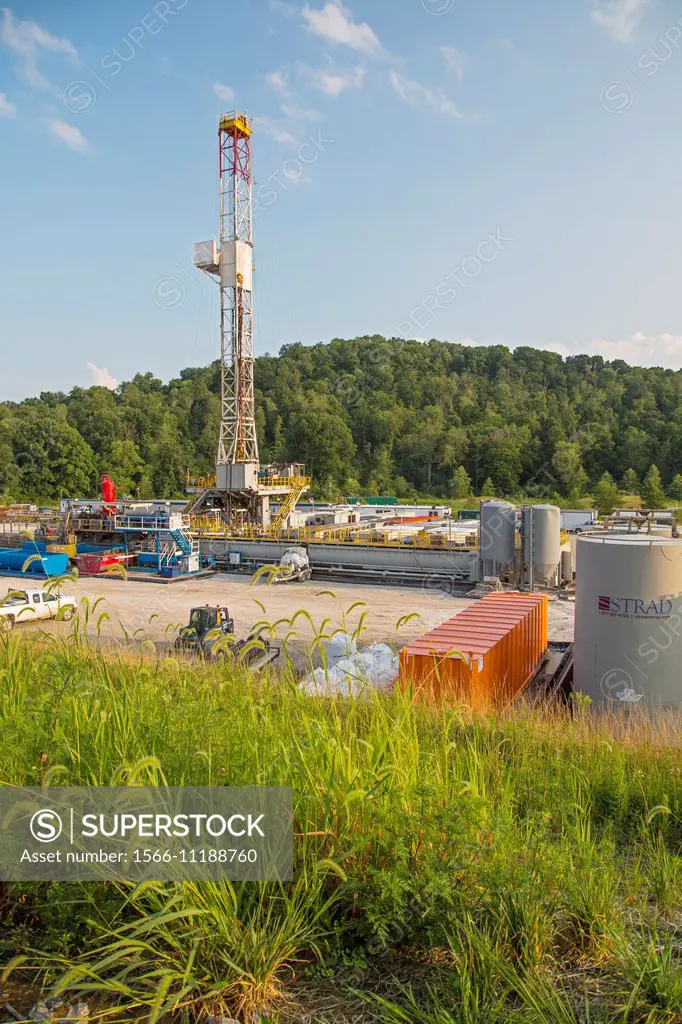 Ruff Creek, Pennsylvania - A Pioneer Drilling Company rig drilling for natural gas by using hydraulic fracturing.