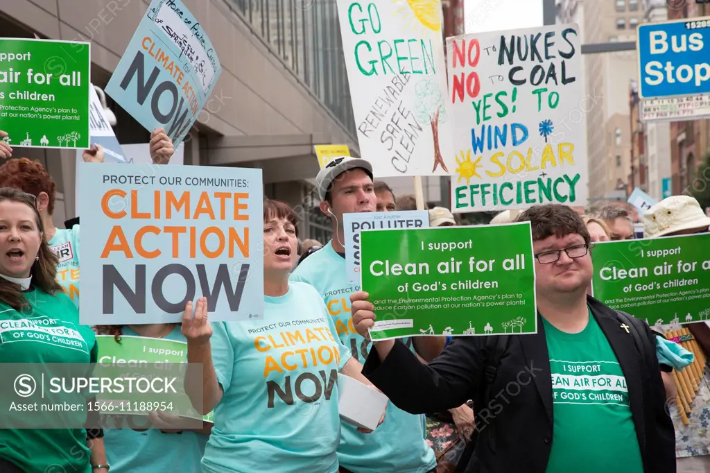 Pittsburgh, Pennsylvania - Environmentalists rallied to support the Obama administration´s proposed Clean Power Act, which would cut carbon emissions ...