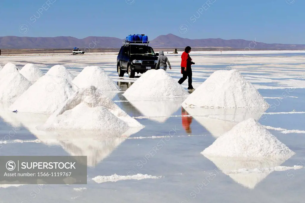 Salar de Uyuni (or Salar de Tunupa) is the world´s largest salt flat at 10,582 square kilometers. It is located in the Potosí and Oruro departments in...