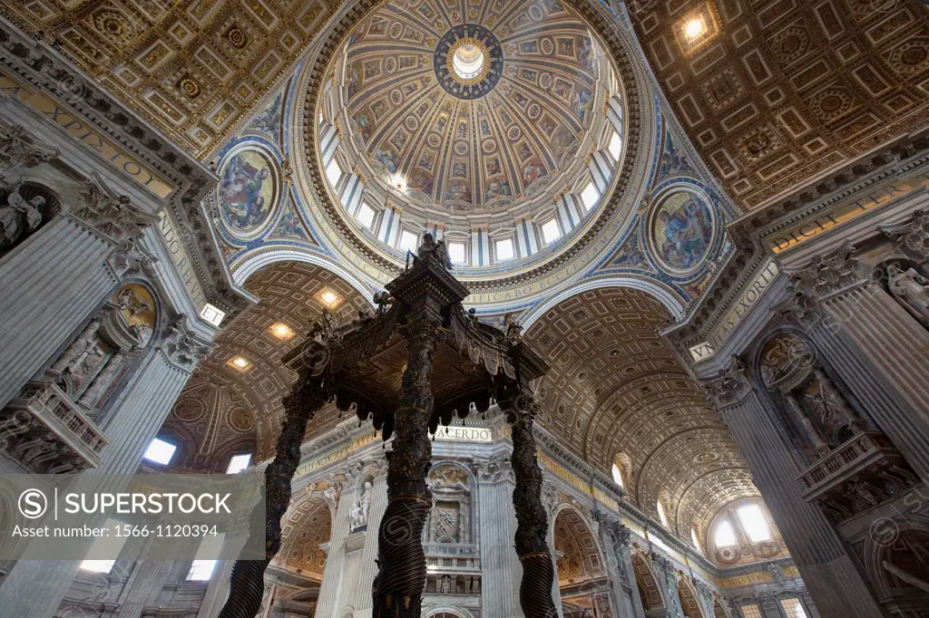 Saint Peter´s Basilica, the altar with Bernini´s baldacchino, Vatican City, Rome, Lazio, Italy, Europe
