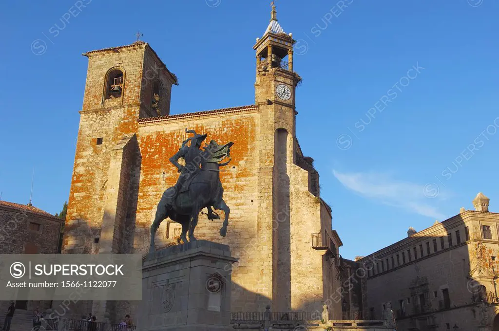 San Martin church and Monument to Francisco Pizarro on Plaza Mayor (main square), Trujillo, Caceres province, Extremadura, Spain, Europe