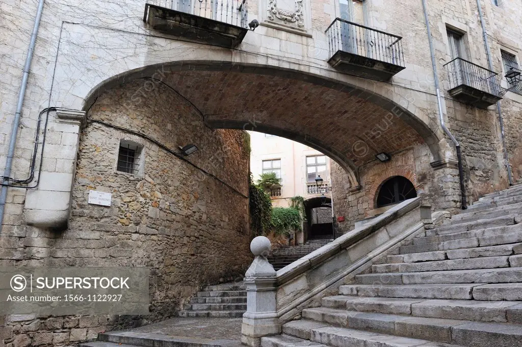 Escola Pia sidestepping, Girona, Autonomous community of Catalonia, Spain, Europe