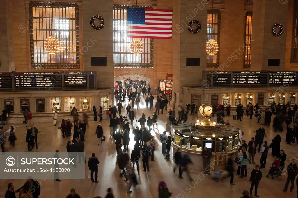 Travelers get out of town via Grand Central Terminal in New York