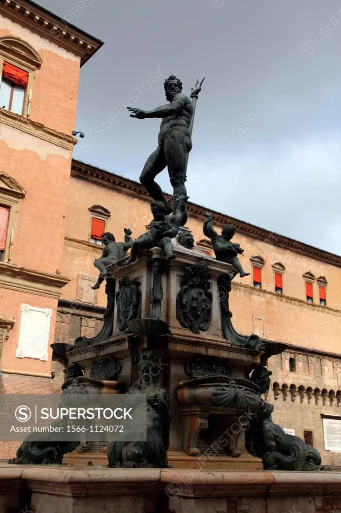 Fountain of neptune, bologna, emilia romagna, italy