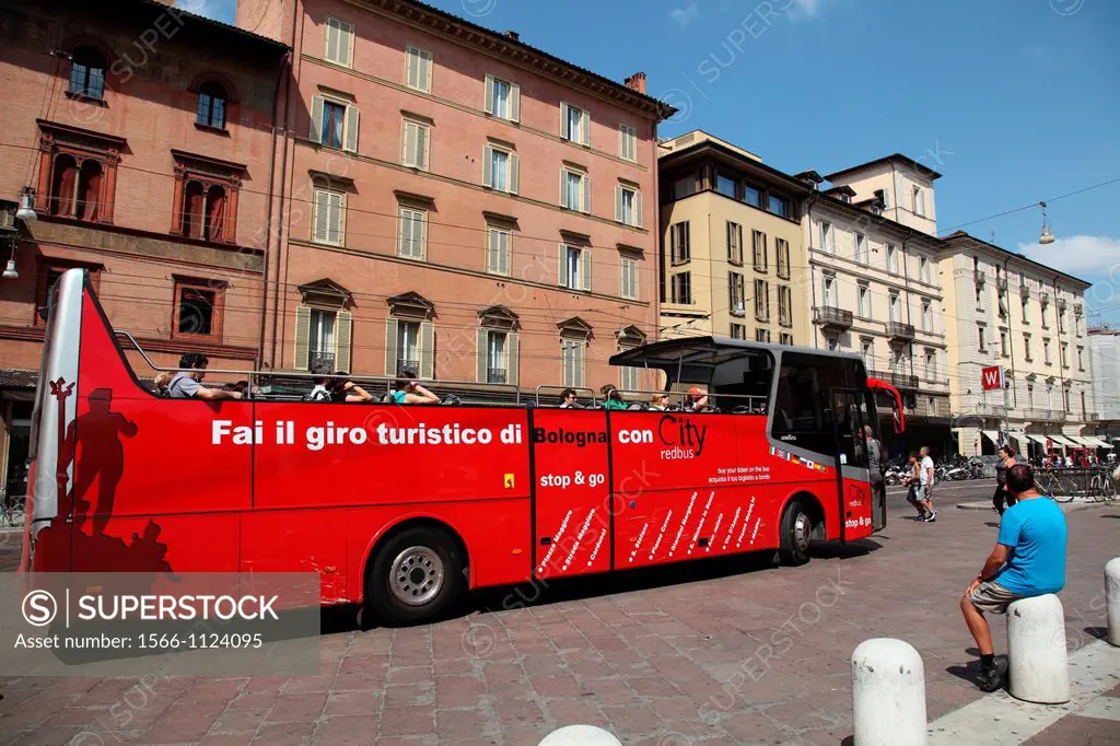 Franta shuttle bus to the Plaza de Neptuno, Bologna, Italy, Europe