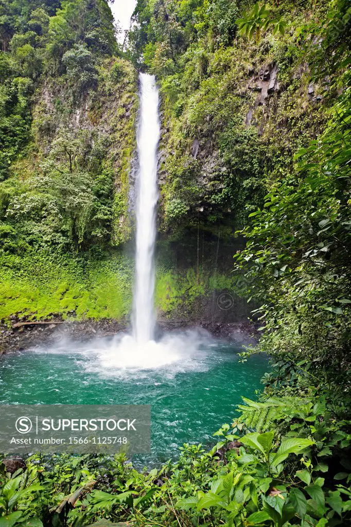 La Fortuna waterfall, National park Arenal, Costa Rica.