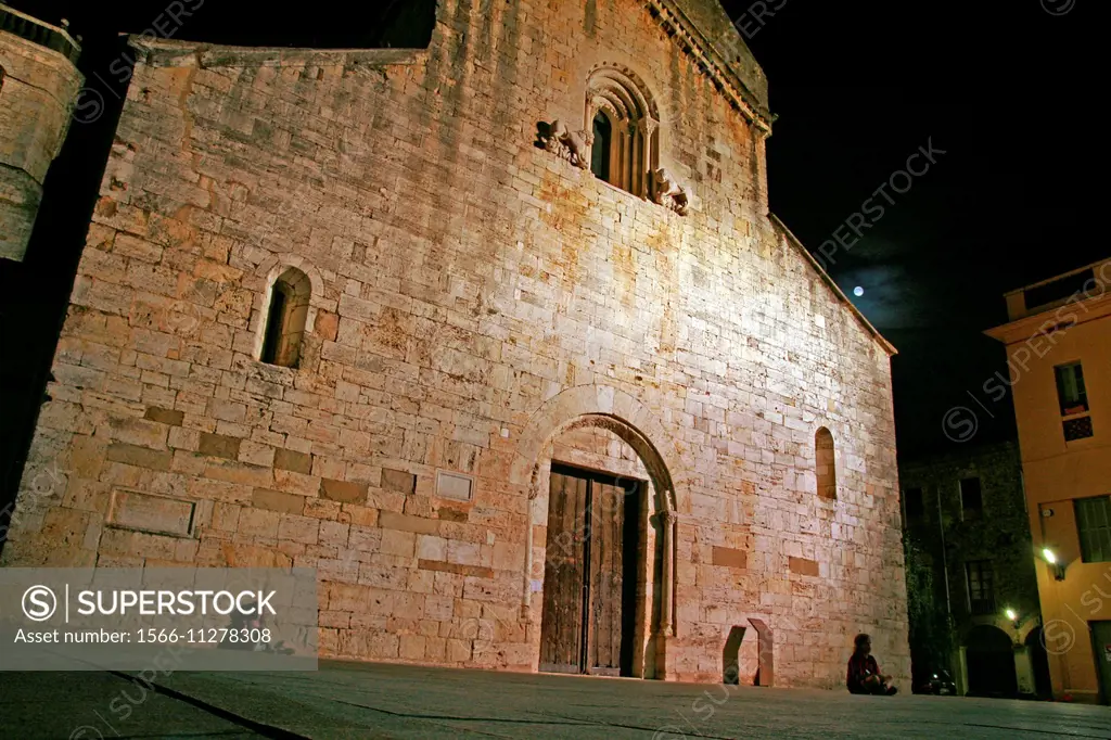 Church of Sant Pere at night, Besalu, Catalonia, Spain