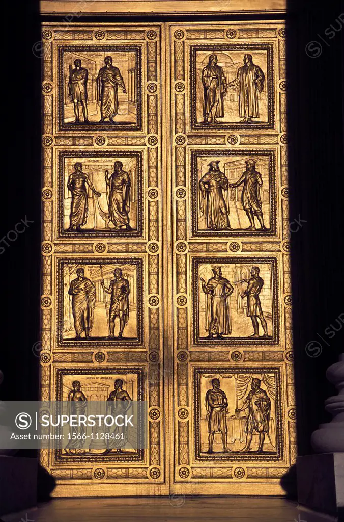 Doors to the US Supreme Court.