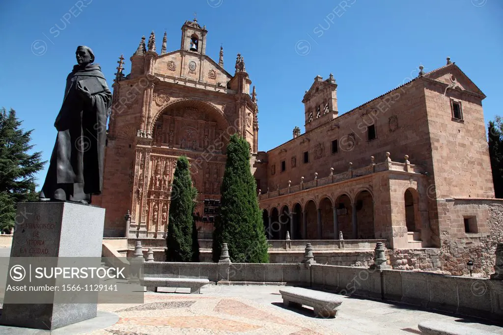 Monument to Francisco de Vitoria and San Esteban Church, Salamanca, Castilla y Leon, Spain, Europe