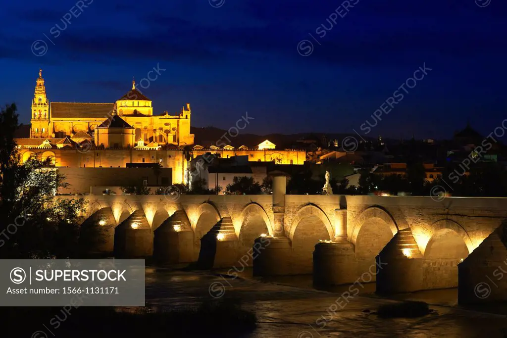 Guadalquivir river, Roman bridge and mosque-cathedral at Dusk  Córdoba  Andalusia  Spain.