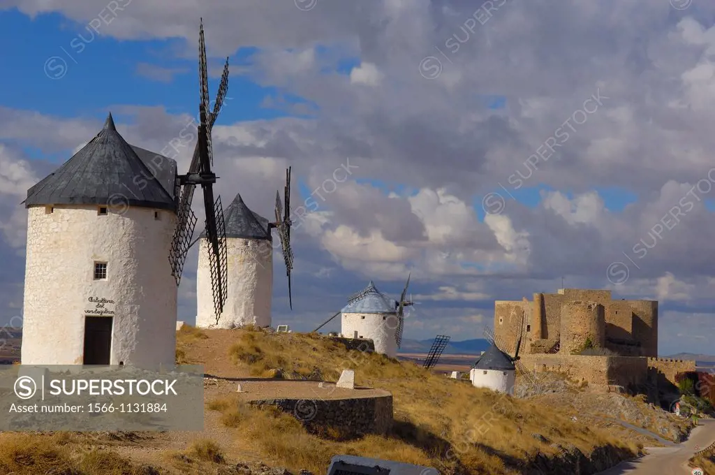 Windmills and Castle of the Knights of St  John of Jerusalem, Consuegra, Toledo province, Route of Don Quixote, Castilla-La Mancha, Spain.