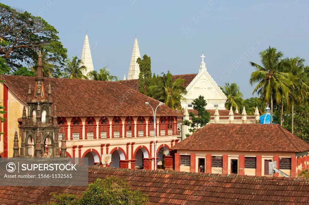 India, Kerala State, Fort cochin or Kochi, Santa Cruz Basilica and colonial style college